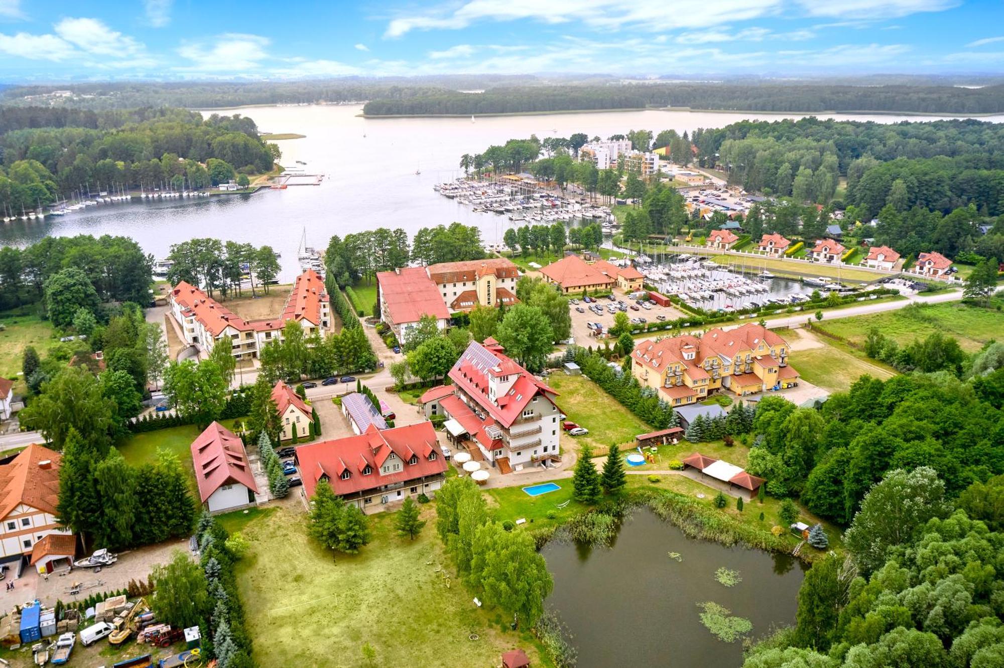 Hotel Mazury ギジツコ エクステリア 写真