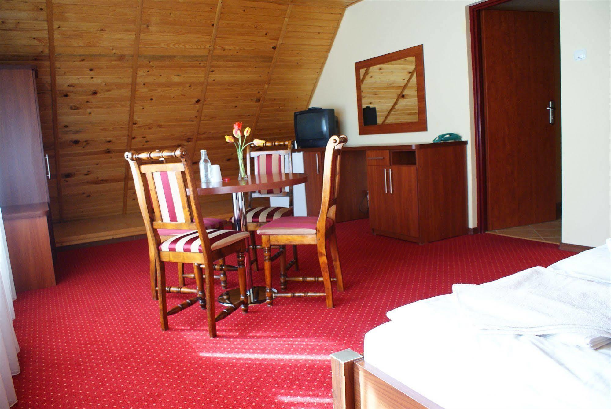 Hotel Mazury ギジツコ エクステリア 写真
