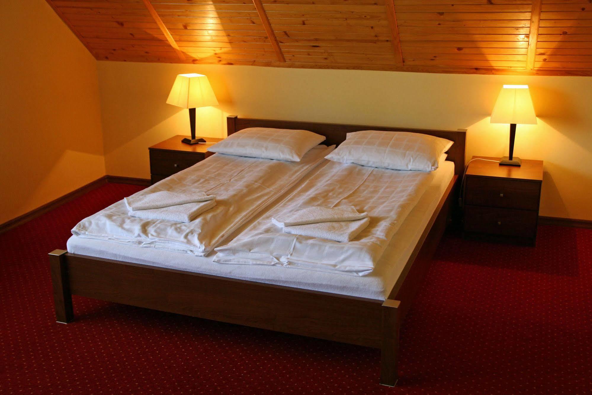 Hotel Mazury ギジツコ エクステリア 写真